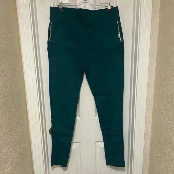 Womens plus size green pants Size 1x🔥 - Picture 1 of 9